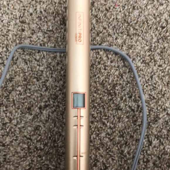 Infiniti Pro hair straightener by Conair - Picture 3 of 4
